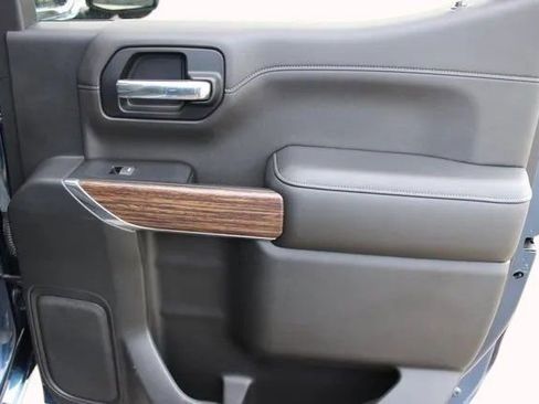 Used 2019 Chevrolet Silverado 1500 High Country w/ Technology Package image 23