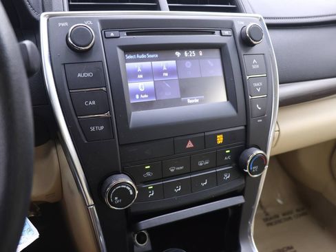 Used 2015 Toyota Camry LE FWD image 7
