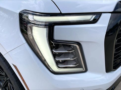 New 2026 GMC Yukon Denali w/ Sun & Power Step Package AWD/4WD image 19