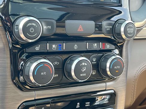Used 2019 RAM 1500 Laramie Longhorn w/ Bed Utility Group AWD/4WD image 21