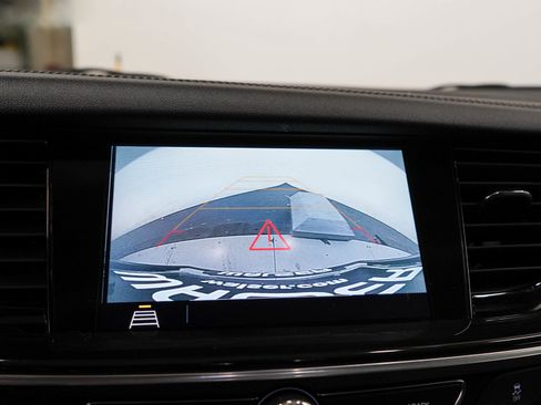Used 2019 Buick Regal Avenir FWD image 27