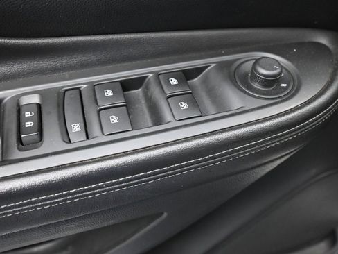 Used 2019 Buick Encore Essence FWD image 13