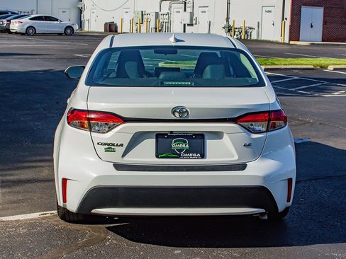 Used 2020 Toyota Corolla LE w/ LE Convenience Package FWD image 8