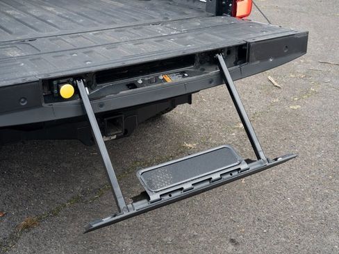 Used 2024 Ford F250 Platinum image 35