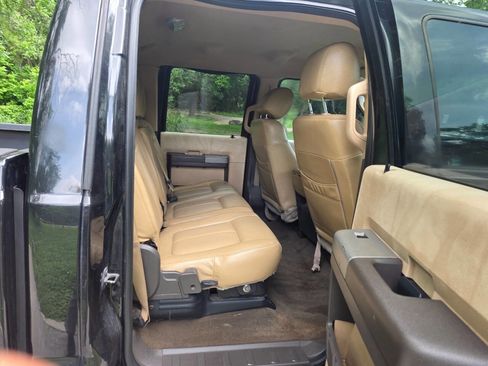 Used 2013 Ford F250 XLT w/ Chrome Pkg AWD/4WD image 19