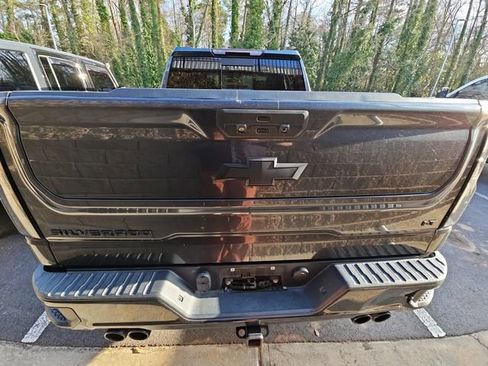 Used 2021 Chevrolet Silverado 1500 LT Trail Boss w/ Convenience Package II image 4