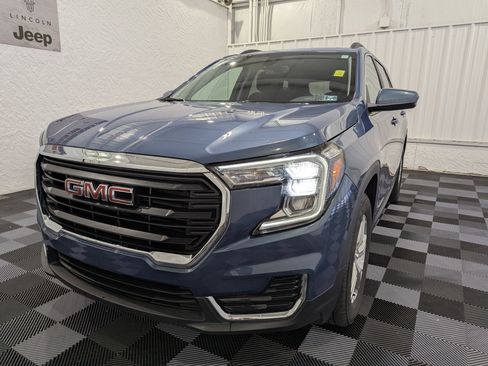 Used 2024 GMC Terrain SLE w/ Driver Convenience Package AWD/4WD image 3