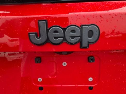 Used 2017 Jeep Renegade Trailhawk w/ Premium Trailhawk Package AWD/4WD image 24