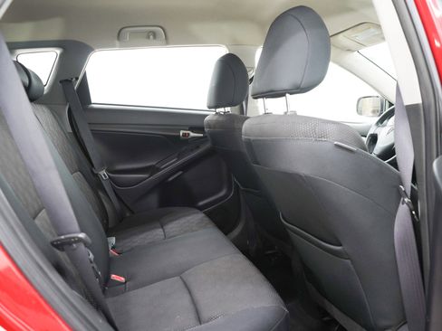 Used 2009 Pontiac Vibe w/ Preferred Package FWD image 12