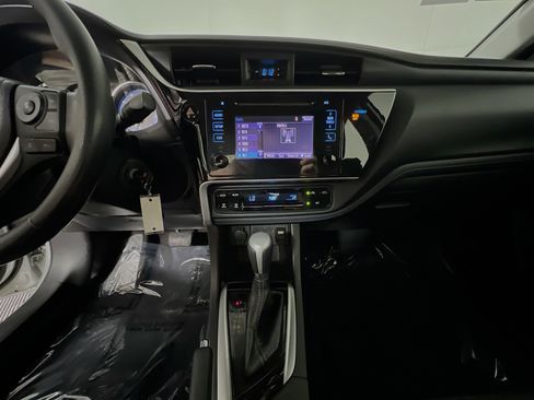 Used 2019 Toyota Corolla SE image 25
