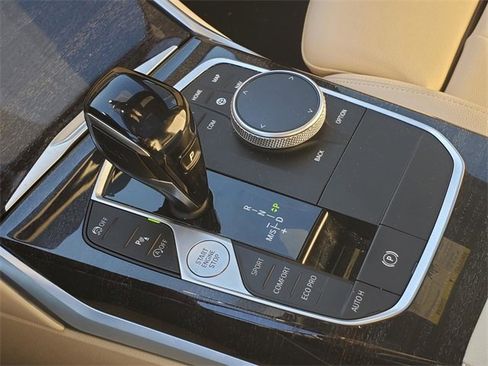 Used 2020 BMW 330i xDrive Sedan w/ Driving Assistance Package image 23