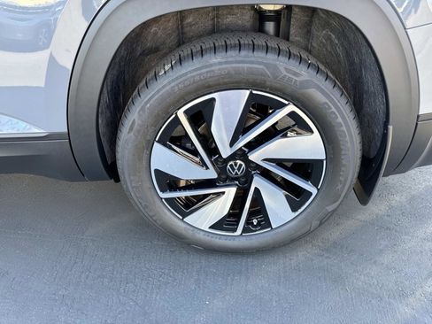 New 2026 Volkswagen Atlas SE FWD image 6