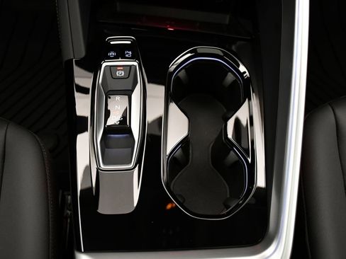 Used 2025 Audi Q5 Premium w/ Convenience Package image 29