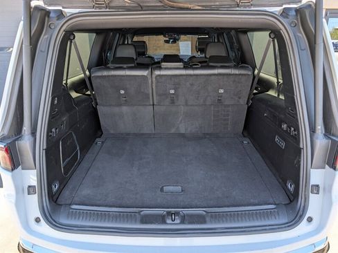 Used 2025 Jeep Wagoneer L Series II w/ 8-pass Seating Package AWD/4WD image 33