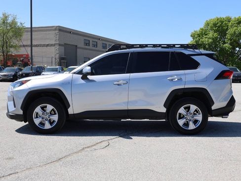 Used 2021 Toyota RAV4 LE AWD/4WD image 8