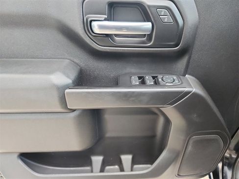 Used 2020 Chevrolet Silverado 1500 Custom w/ Custom Value Package image 14