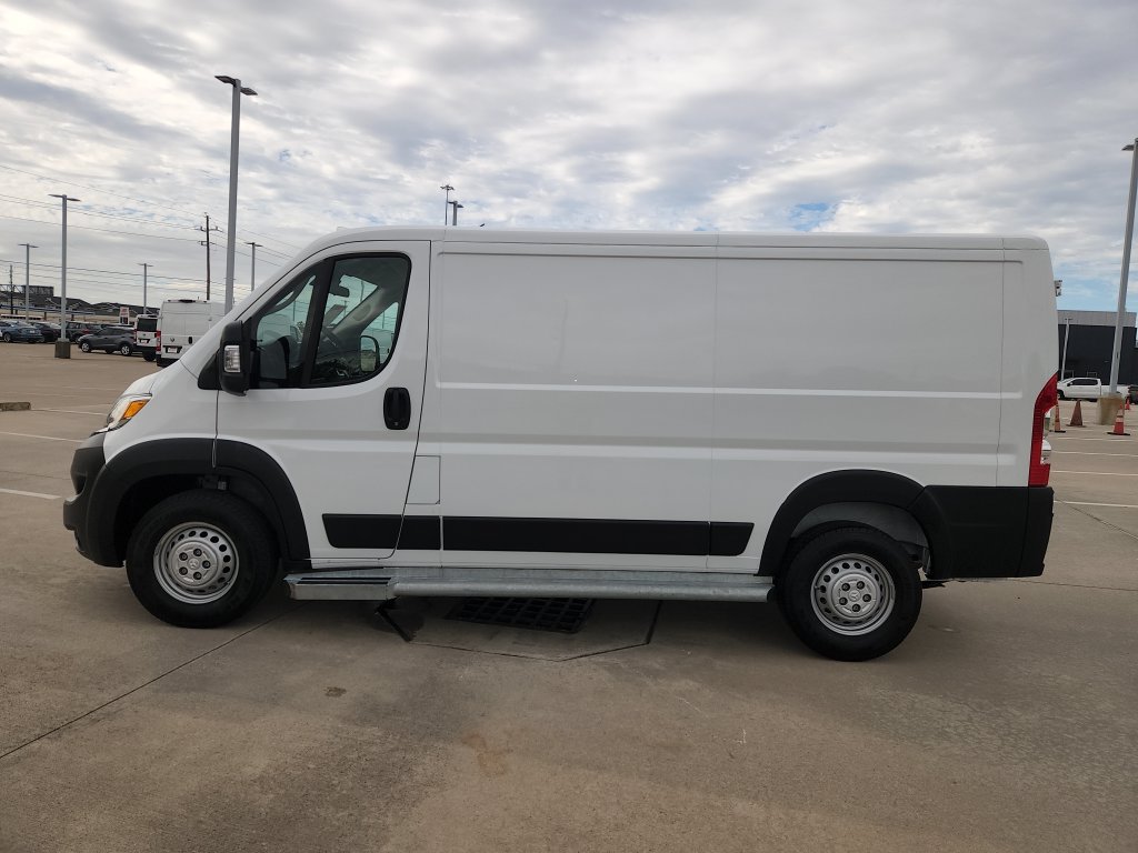 Used 2025 RAM ProMaster 2500 w/ U-Haul Equipment Group FWD image 8