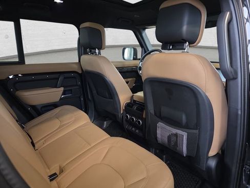 Used 2025 Land Rover Defender 110 X-Dynamic SE image 11