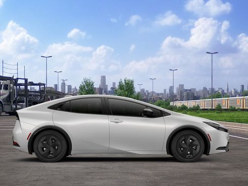 New 2026 Toyota Prius LE image 12
