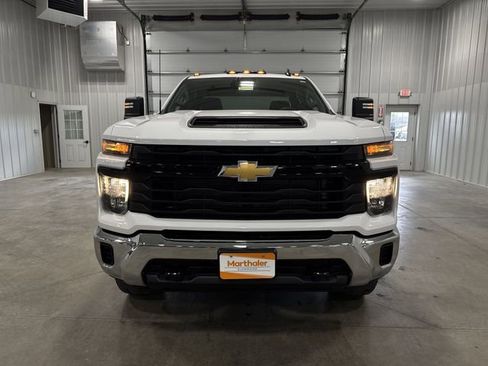 Used 2026 Chevrolet Silverado 3500 W/T w/ WT Convenience Package image 3