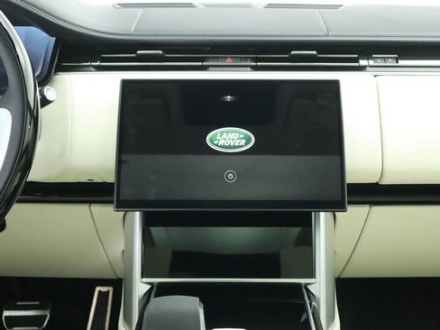 Used 2024 Land Rover Range Rover Autobiography image 14