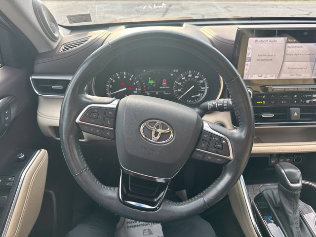 Used 2021 Toyota Highlander Platinum AWD/4WD image 17