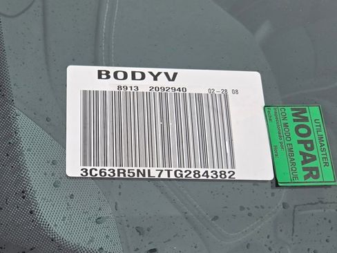 New 2026 RAM 2500 Laramie AWD/4WD image 33