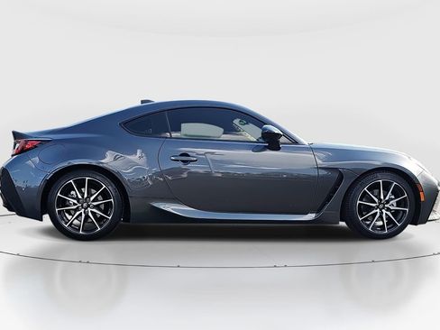 Used 2023 Toyota GR86 RWD image 4