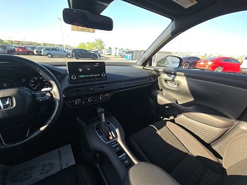 Used 2025 Honda HR-V Sport image 28