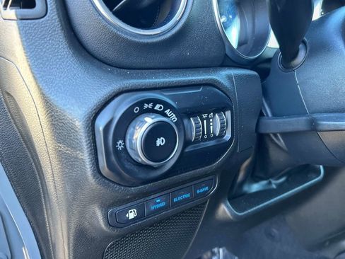 Used 2022 Jeep Wrangler Unlimited Sahara 4xe image 22