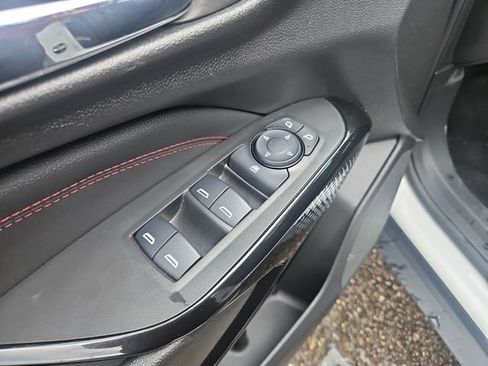 Used 2024 Chevrolet Trax RS w/ Sunroof Package FWD image 12