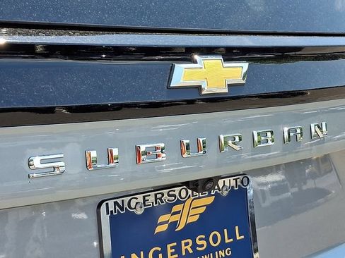 Used 2026 Chevrolet Suburban LT AWD/4WD image 28