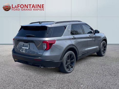 Used 2023 Ford Explorer ST-Line w/ Class IV Trailer Tow Package AWD/4WD image 7