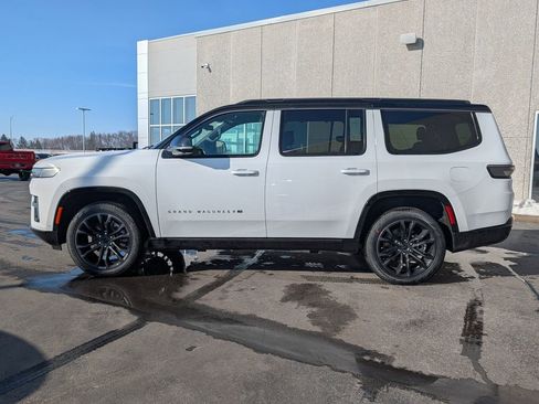 New 2026 Jeep Grand Wagoneer Summit w/ Premium Group III image 3