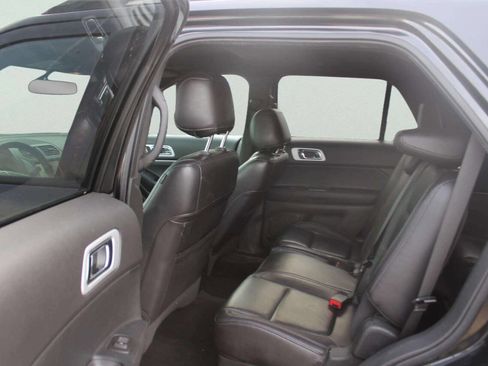 Used 2013 Ford Explorer XLT image 9