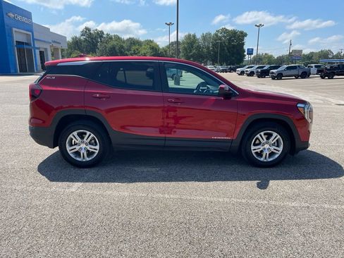Used 2022 GMC Terrain SLE FWD image 7