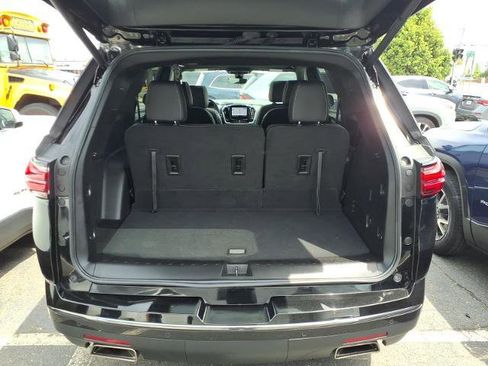 Used 2023 Chevrolet Traverse Premier w/ Redline Edition AWD/4WD image 13