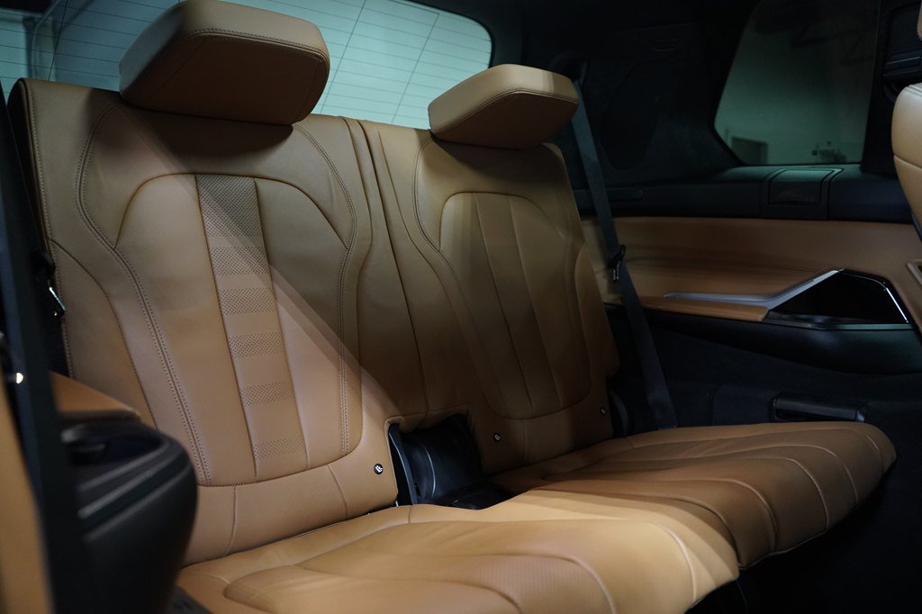 Used 2022 BMW X7 M50i w/ Executive Package AWD/4WD image 28