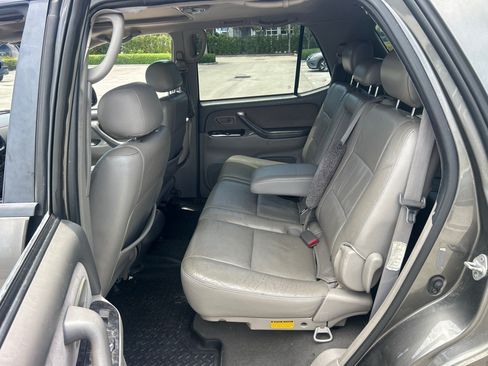 Used 2003 Toyota Sequoia SR5 w/ Preferred Pkg AWD/4WD image 11