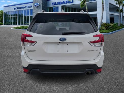 Used 2023 Subaru Forester Premium image 6