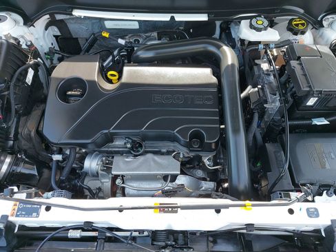 Used 2024 GMC Terrain SLE image 30