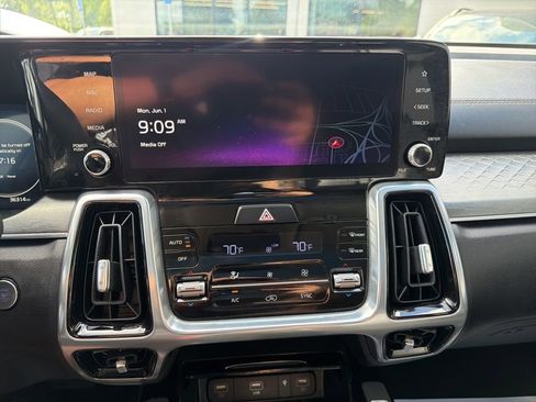 Certified 2023 Kia Sorento SX AWD/4WD image 28