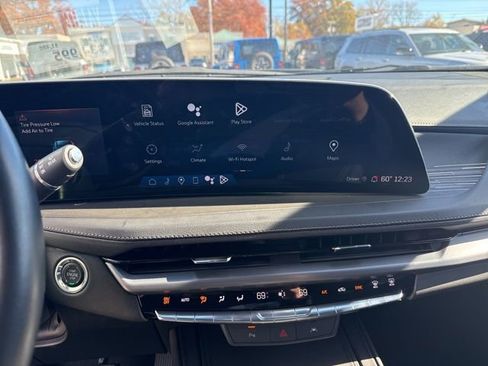 Used 2024 Cadillac XT4 Premium Luxury image 20