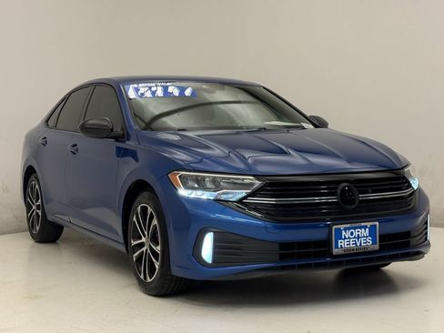 Used 2022 Volkswagen Jetta Sport FWD image 4