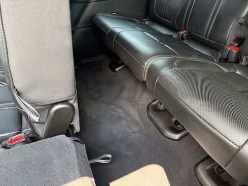 Used 2024 Jeep Wagoneer Base w/ Convenience Group I image 28