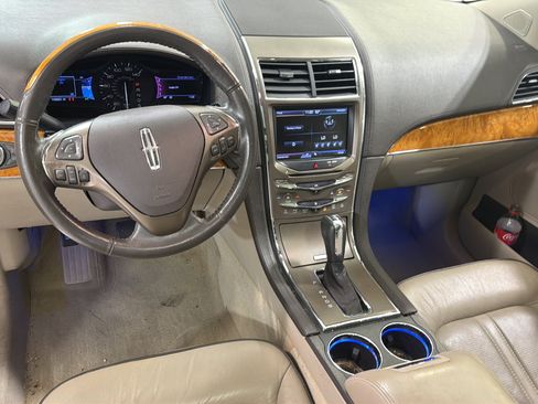 Used 2013 Lincoln MKX FWD image 19
