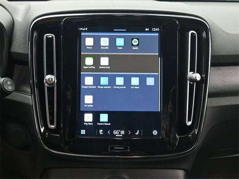 Used 2023 Volvo XC40 Recharge Ultimate image 19