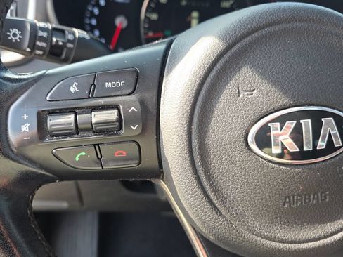 Used 2017 Kia Sorento SX AWD/4WD image 16
