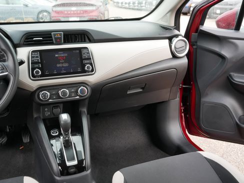 Used 2021 Nissan Versa SV image 22