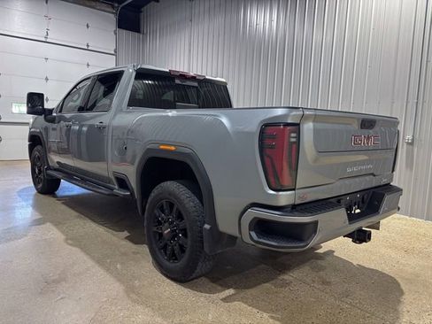 Used 2024 GMC Sierra 2500 AT4 w/ Technology Package AWD/4WD image 3